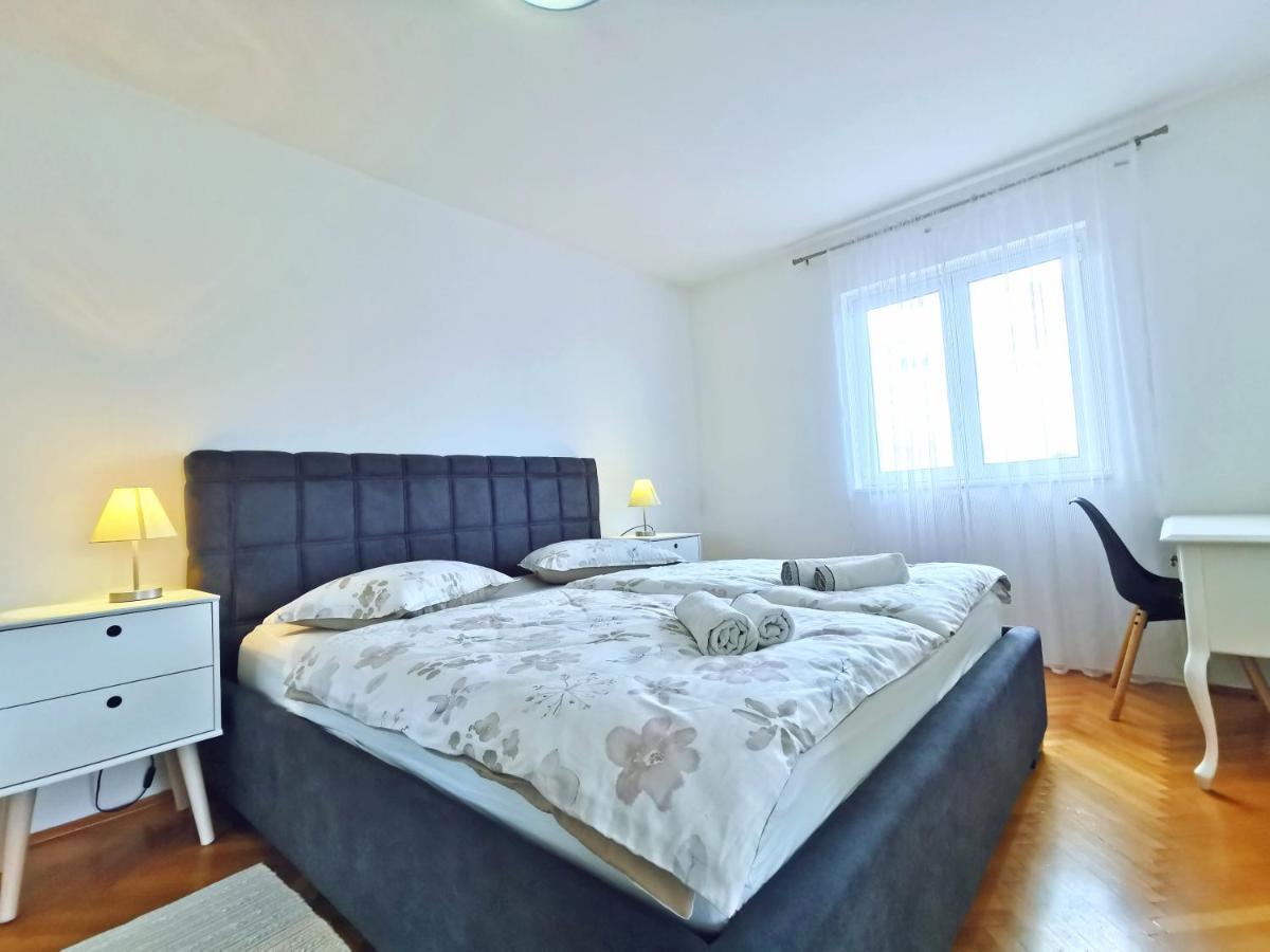 Apartments Doris Split Bagian luar foto