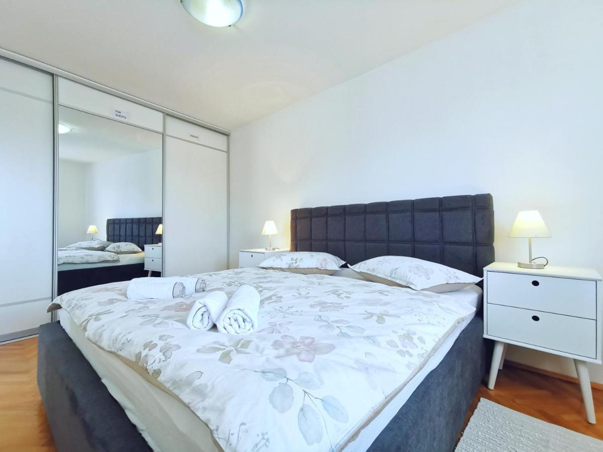 Apartments Doris Split Bagian luar foto