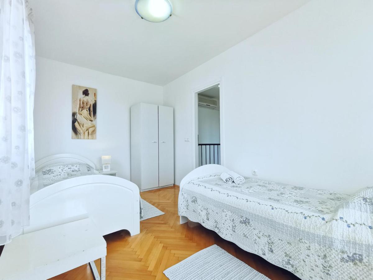 Apartments Doris Split Bagian luar foto
